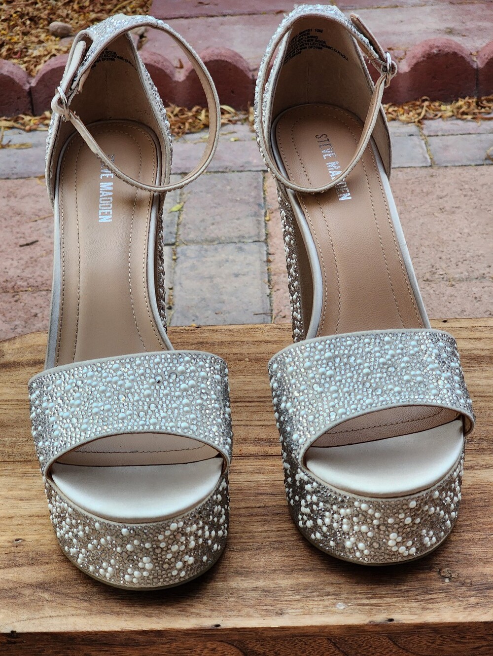 Steve Madden Women's Glam Champagne Pearl Rhinestones Platform Sandals Size 10 - Picture 5 of 9